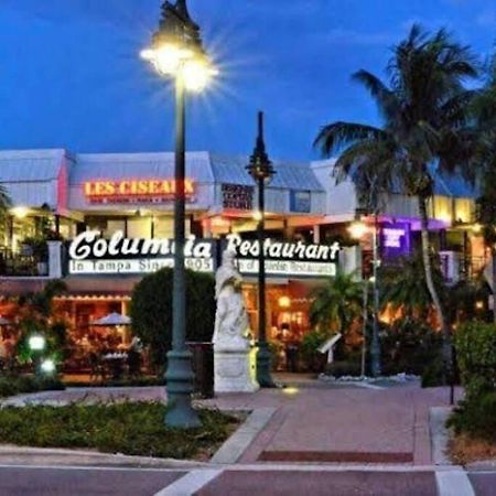 Charming Studio Unit Across From Lido Key Beach ซาราโซตา ภายนอก รูปภาพ