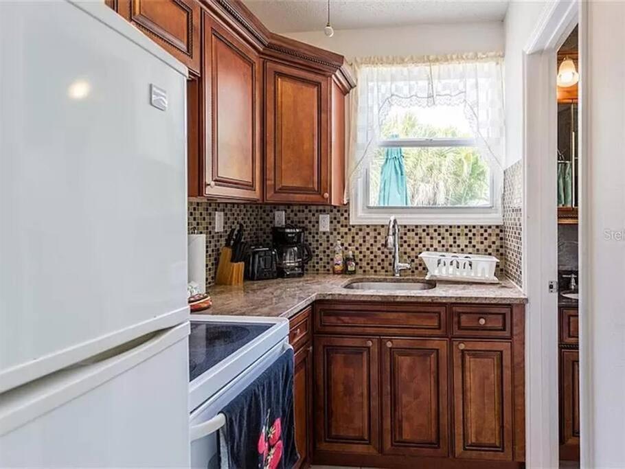 Charming Studio Unit Across From Lido Key Beach ซาราโซตา ภายนอก รูปภาพ