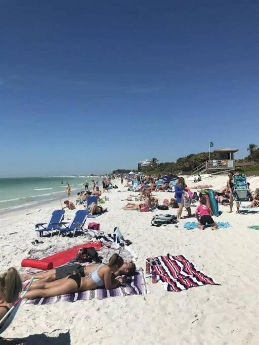 Charming Studio Unit Across From Lido Key Beach ซาราโซตา ภายนอก รูปภาพ